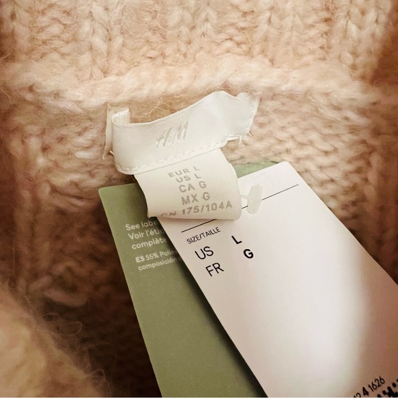 H&M oversized chunky cable, braided knit sweater, new with tags - Picture 4 of 4